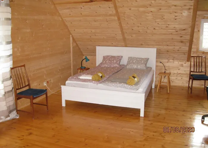 Drewniany W Otominie Alpesi faház